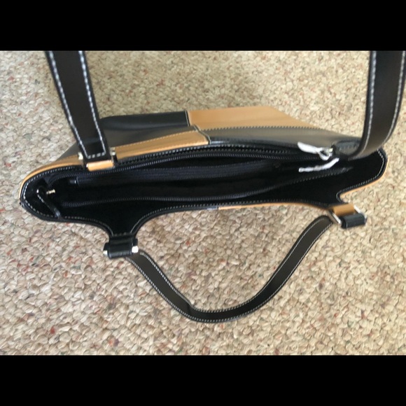 Purses - Picture 5 of 7